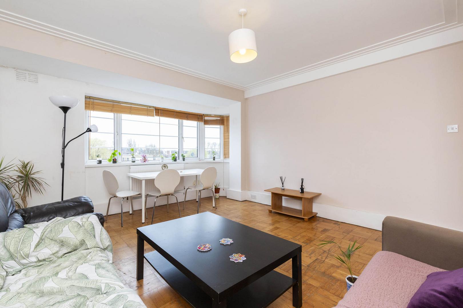 Modern Apartment Oman Avenue, Dollis Hill